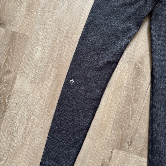 Ivivva Leggings Herringbone Print size 8 - Picture 5 of 6